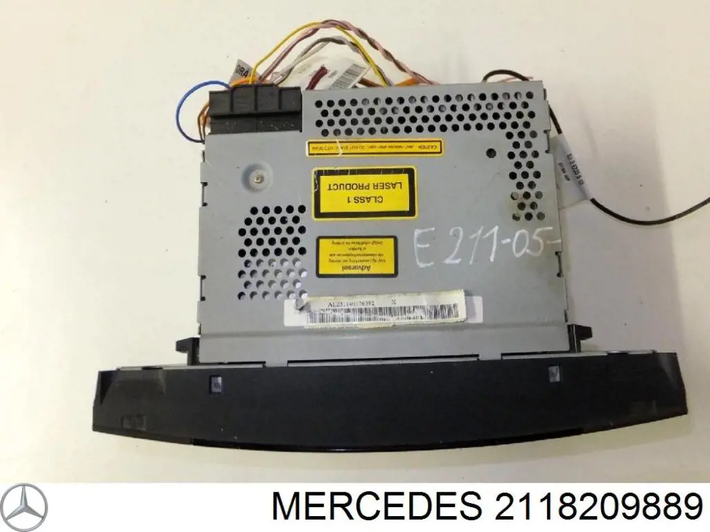 2118209889 Mercedes магнитола (радио am/fm)