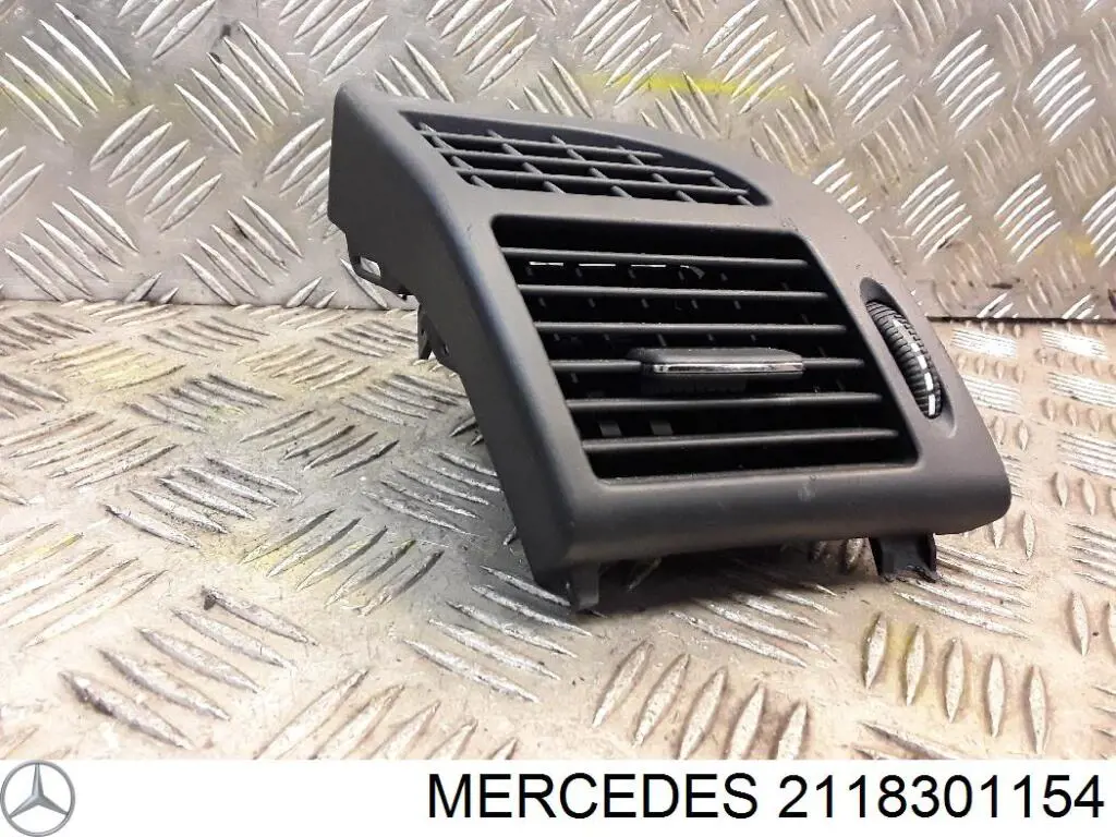 Решетка вентиляции салона на "торпедо" левая Mercedes 2118301154 цена, от 6.39 USD