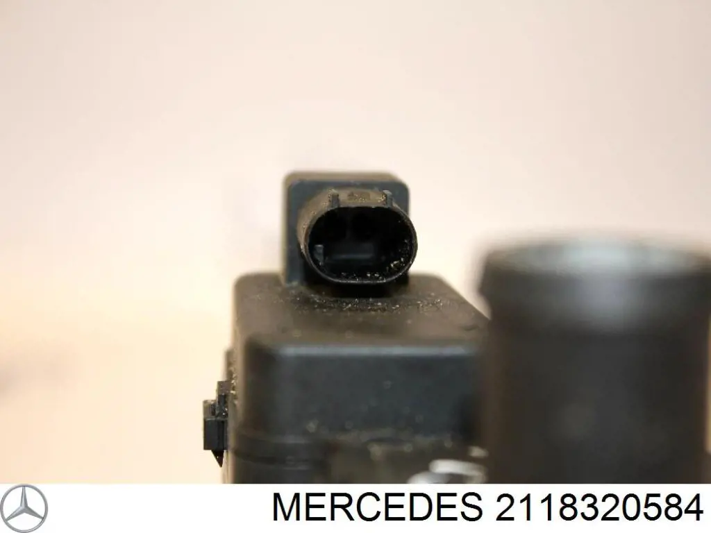 Кран печки 2118320584 Mercedes