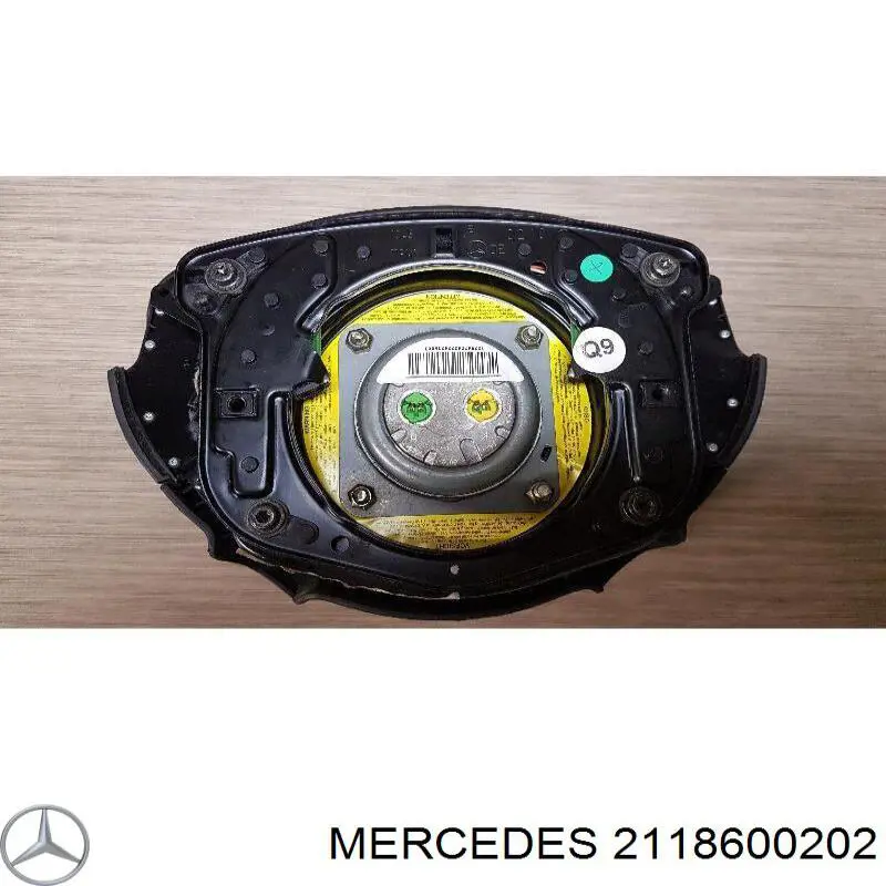 Подушка безопасности водителя 2118600202 Mercedes