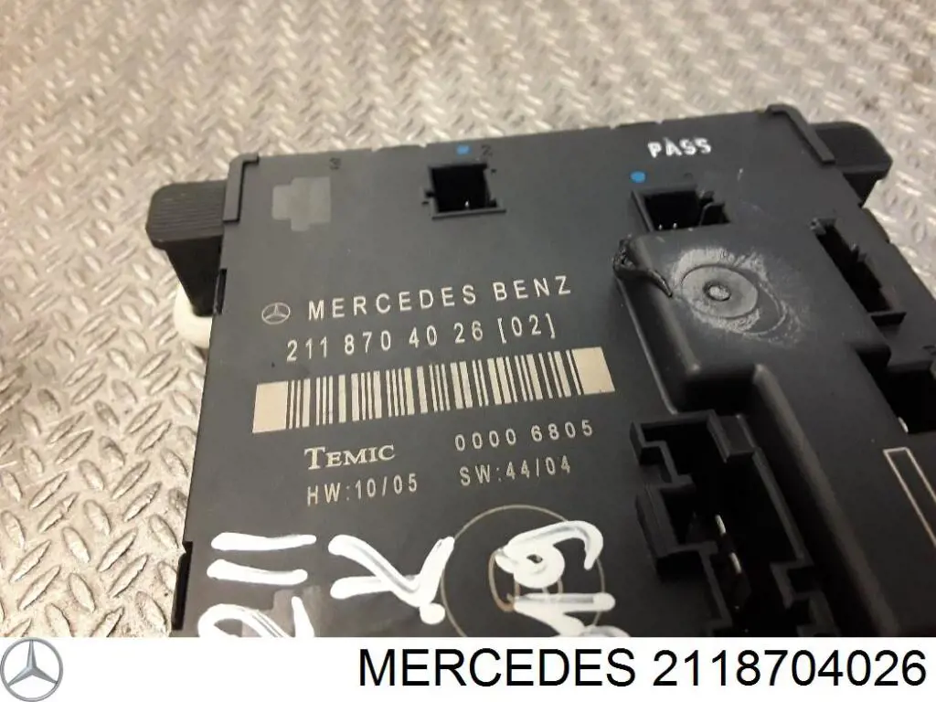 2118704026 Mercedes Блок комфорта задней двери