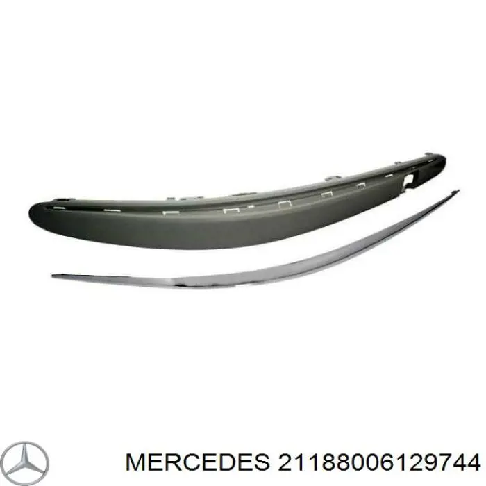 21188006129744 Mercedes Молдинг переднего бампера, правый