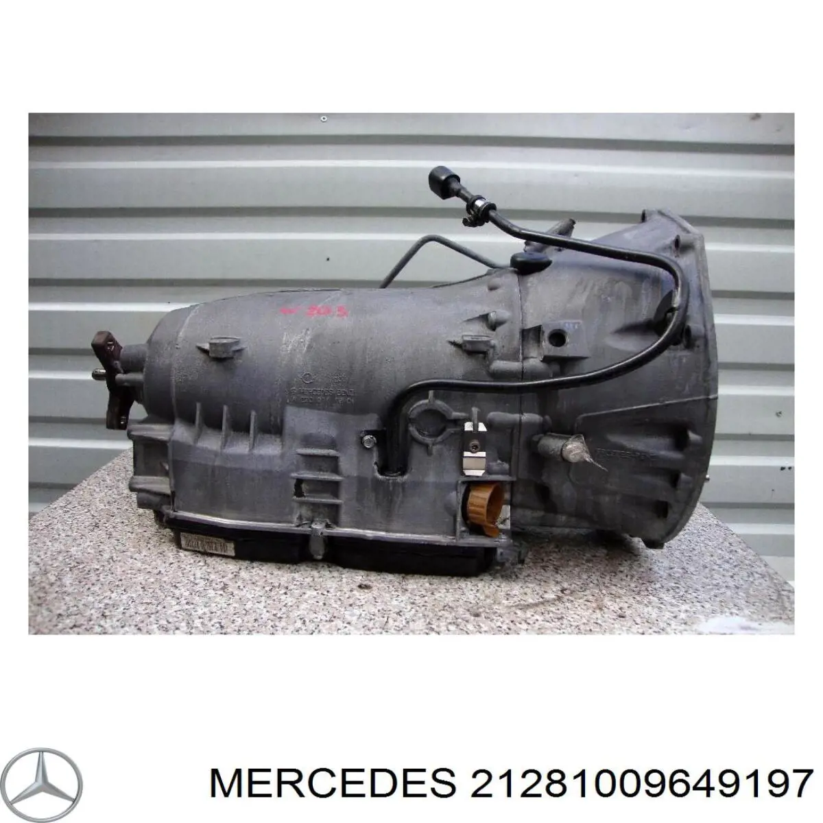 21281009649197 Mercedes Накладка зеркала заднего вида, левая