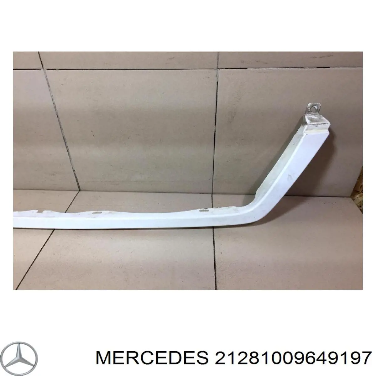 Накладка левого бокового зеркала Mercedes 21281009649197 цена, от 36.84 USD