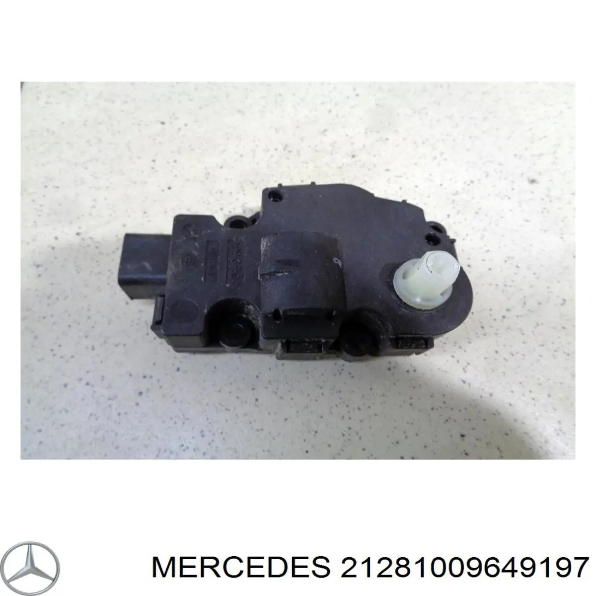 Купить 21281009649197 Mercedes Накладка водительского зеркала