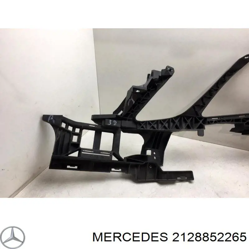 Правое крепление переднего бампера Mercedes 2128852265 цена, от 14.11 USD