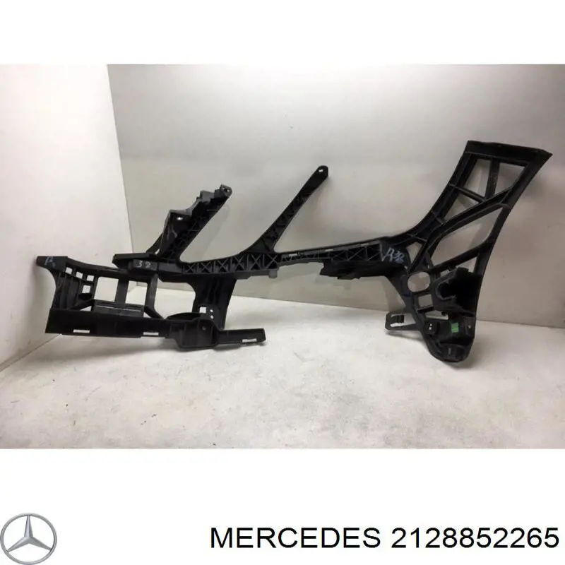 Кронштейн бампера переднего правый 2128852265 Mercedes