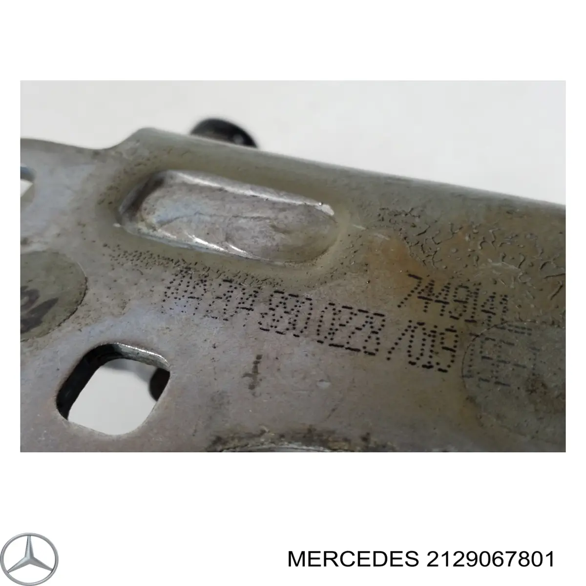 2129067801 Mercedes 