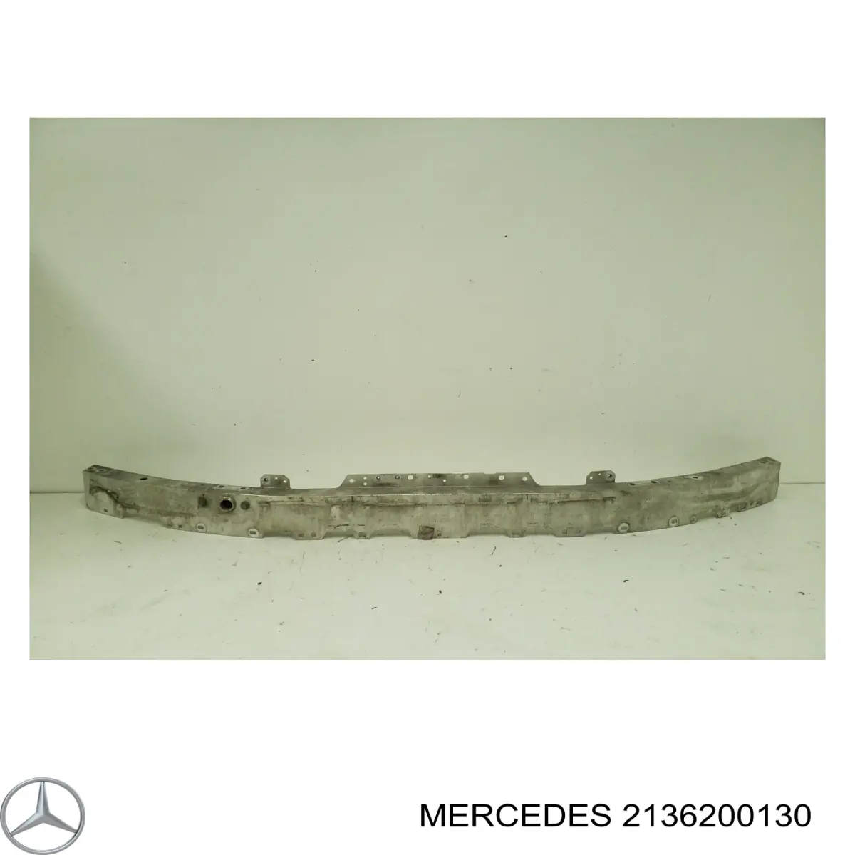 Усилитель переднего бампера 2136200130 Mercedes