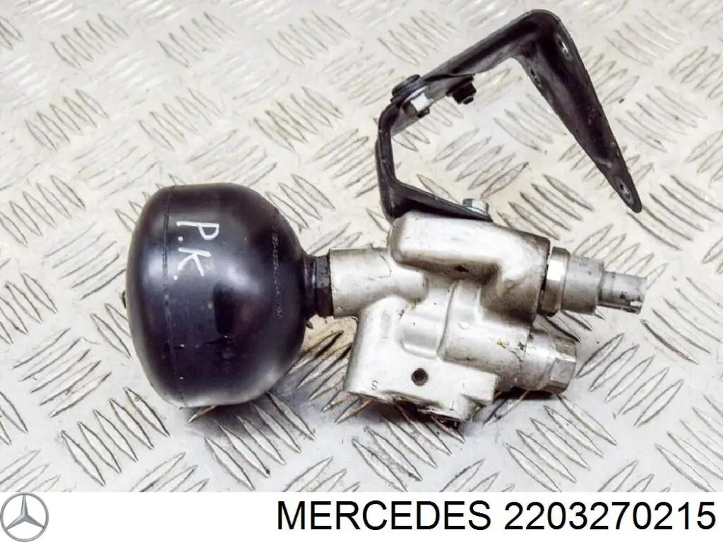 Ресивер пневматической системы 2203270215 Mercedes