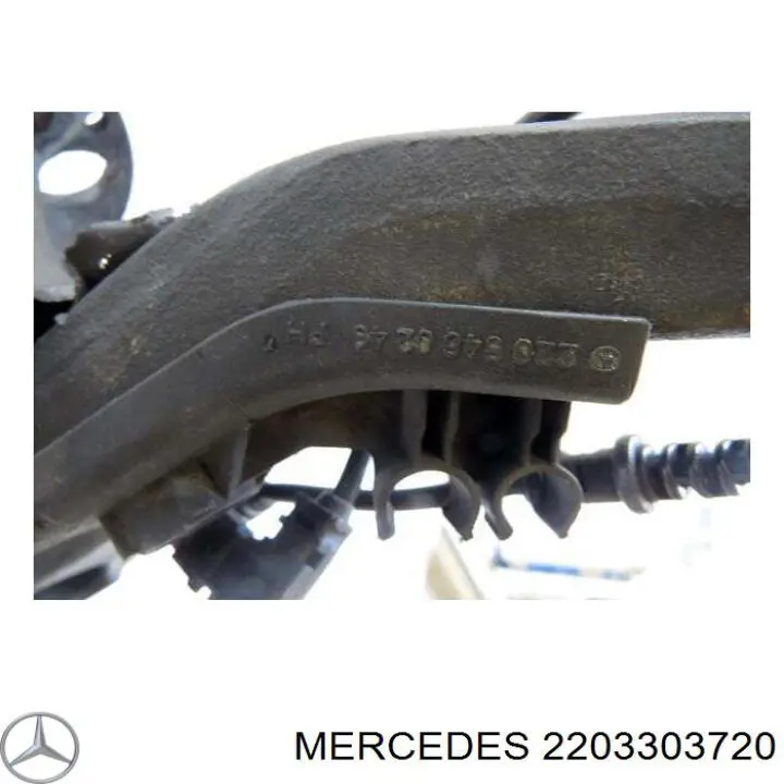 2203303720 Mercedes Цапфа - поворотный кулак передний, левый