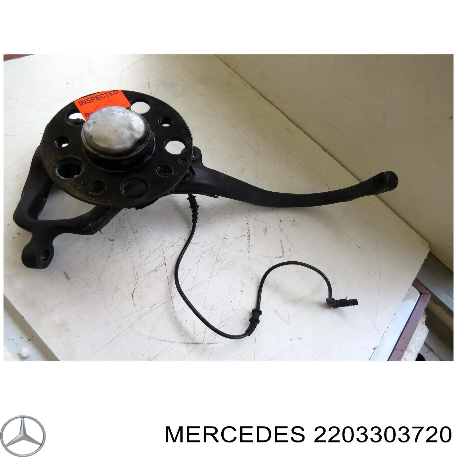Купить A2203303720 Mercedes Цапфа поворотная левая