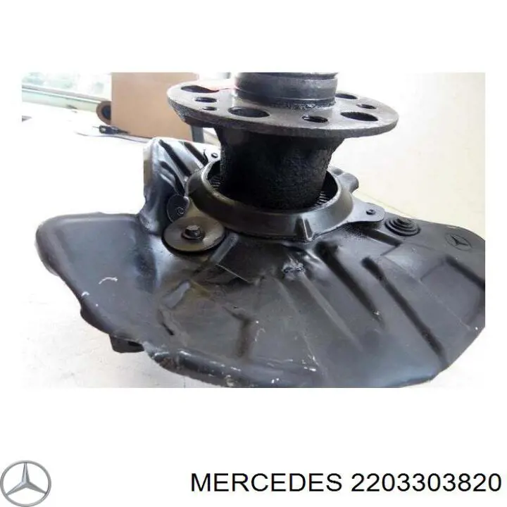 Цапфа передняя правая 2203303820 Mercedes