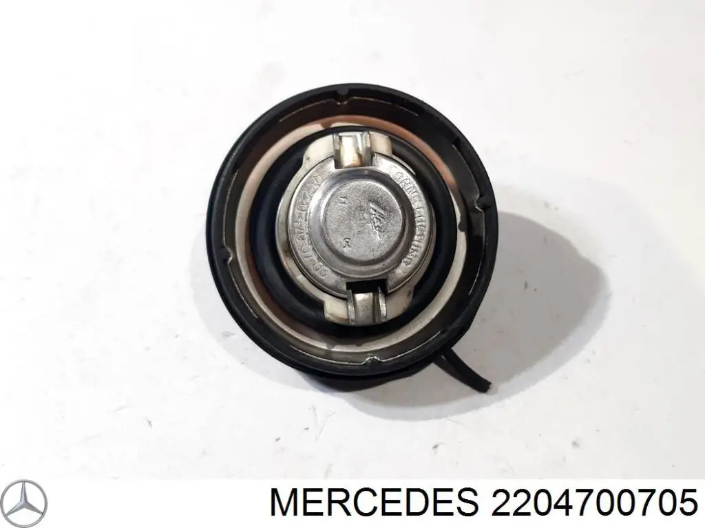 2204700705 Mercedes Крышка топливного Бака