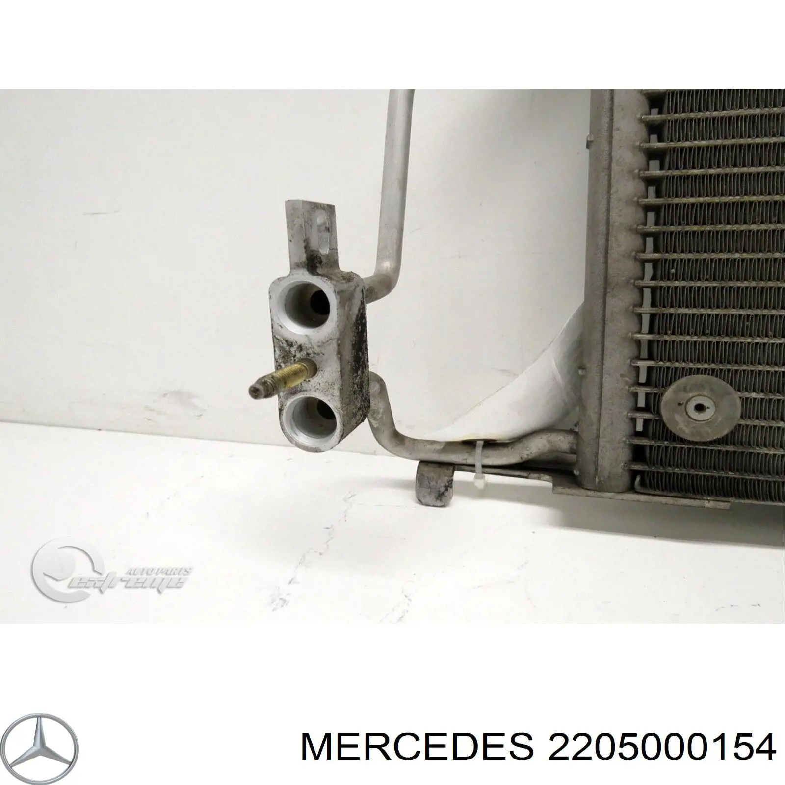 2205000454 Mercedes Конденсатор