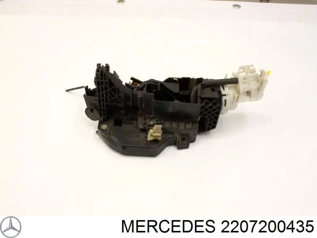 Дверной замок передний правый Mercedes 2207200435 цена, от 23.06 USD
