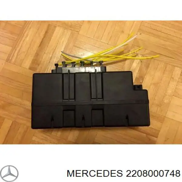  2208000748 Mercedes