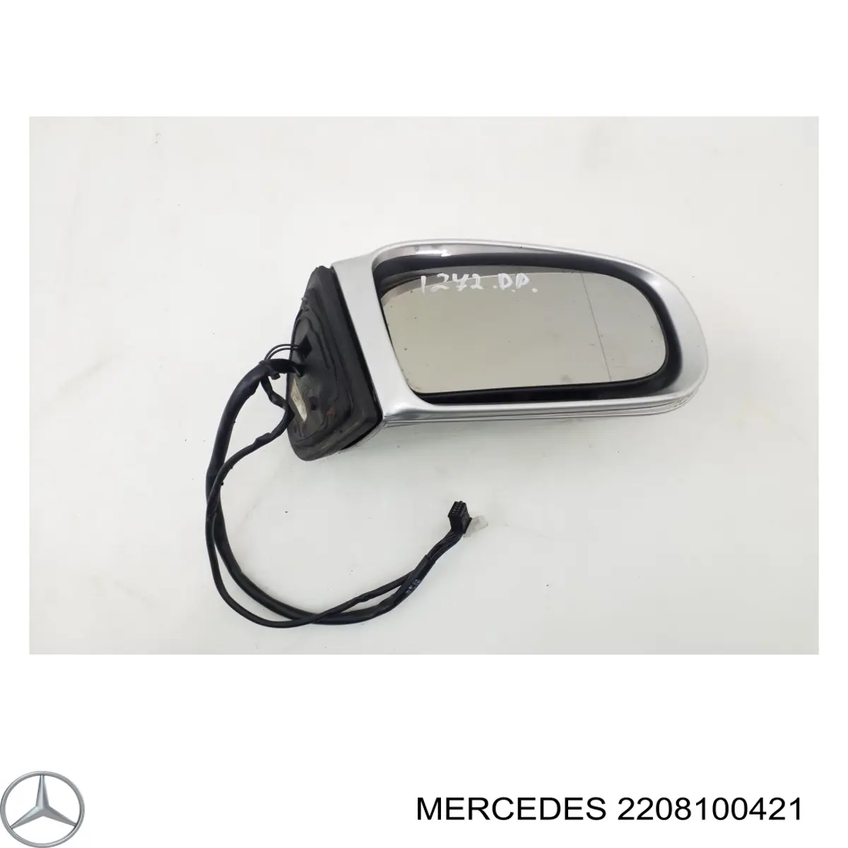 Купить 2208100421 Mercedes Стекло правого зеркала заднего вида