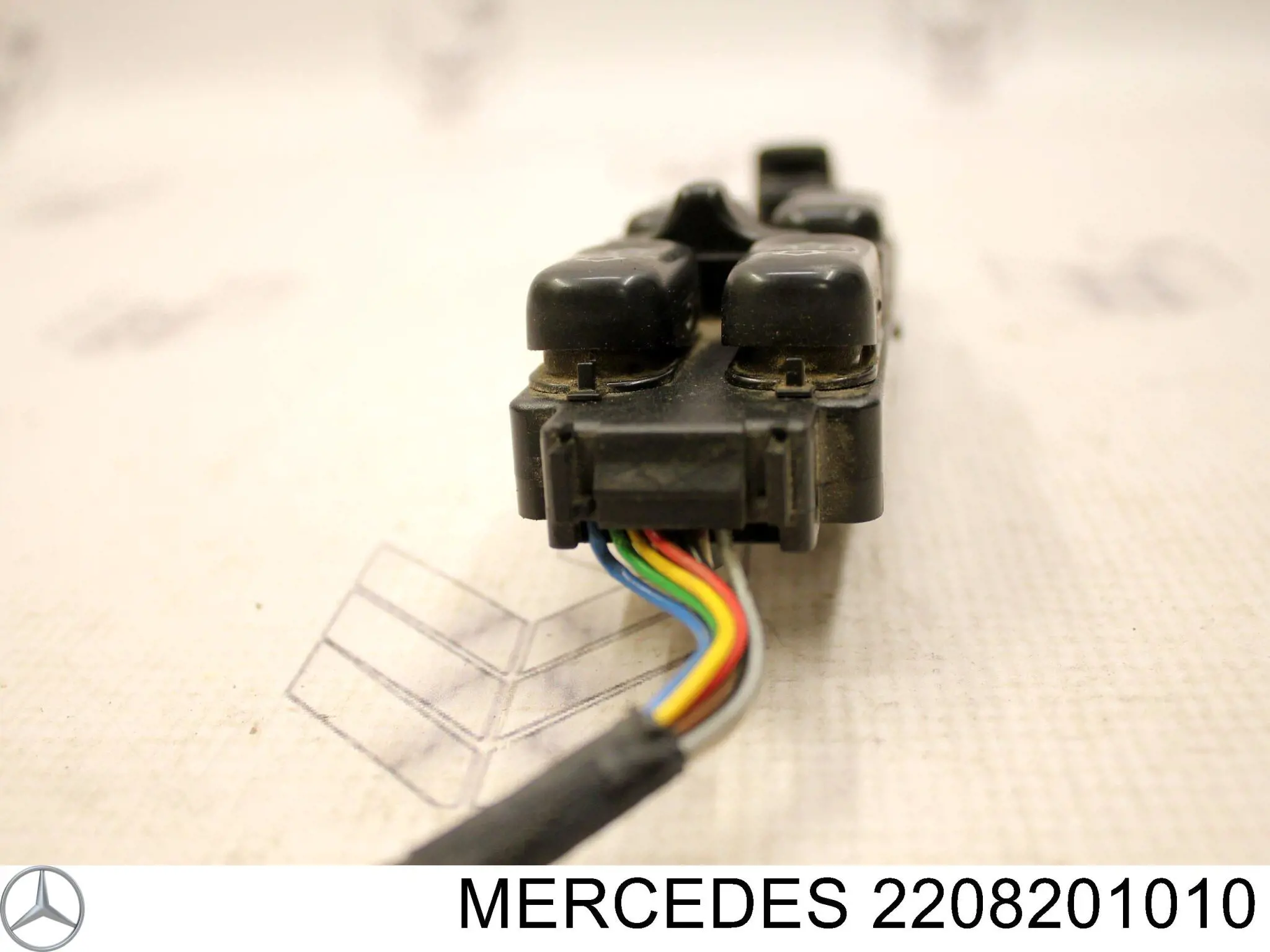 Кнопочный блок управления стеклоподъемником передний левый на Mercedes S (W220)