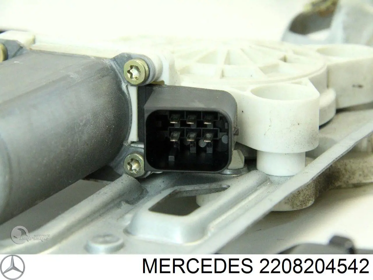 Мотор стеклоподъемника двери передней, левой на Mercedes Vaneo (414)