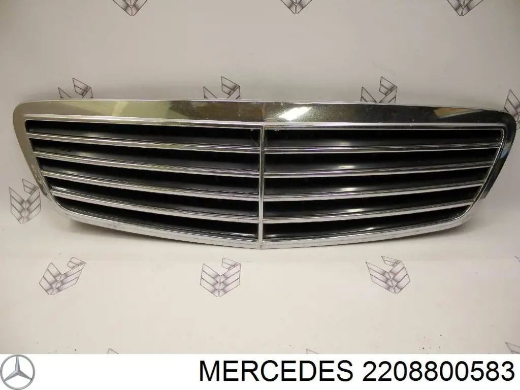 Решетка радиатора 2208800583 Mercedes