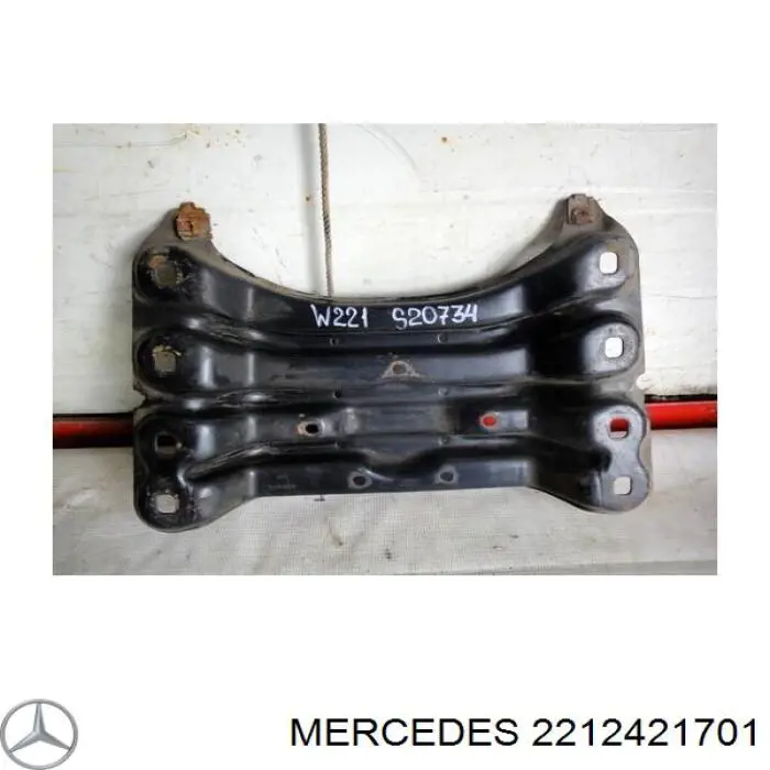 A2212421701 Mercedes Кронштейн КПП