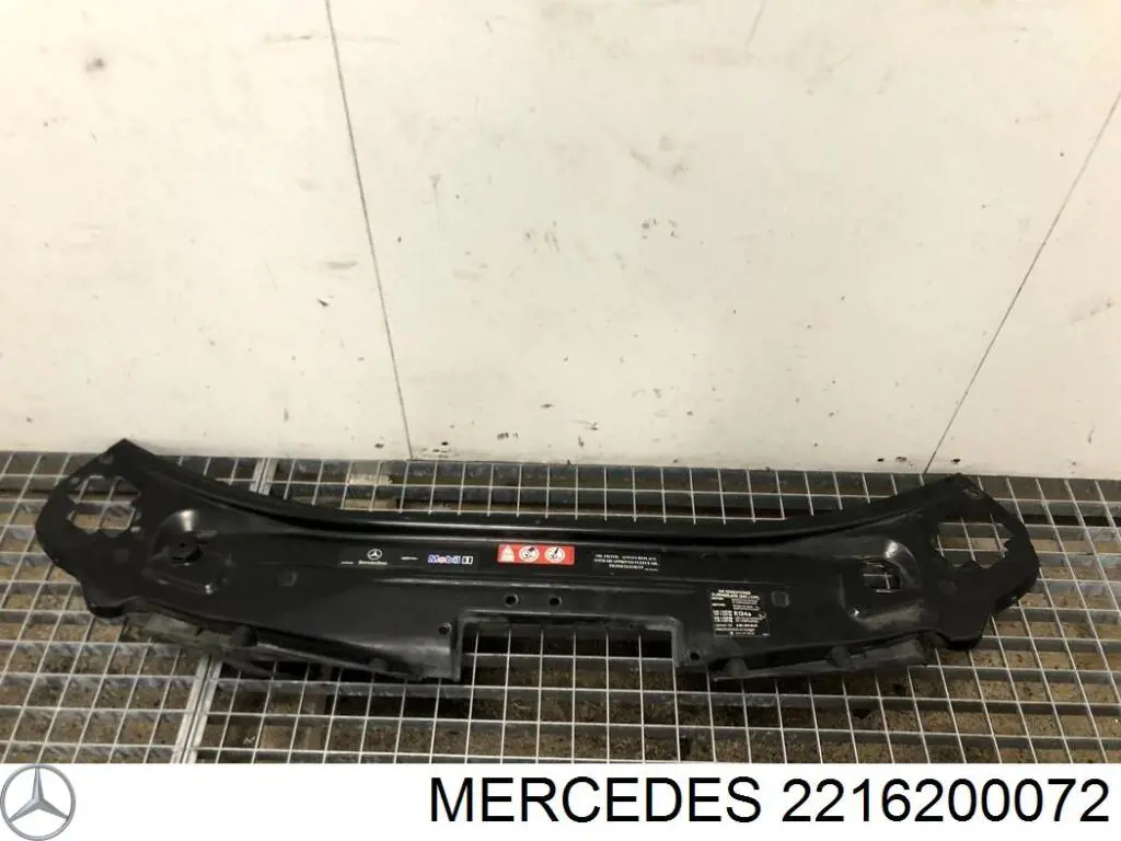 2216200072 Mercedes suporte superior do radiador (painel de montagem de fixação das luzes)