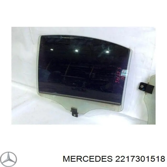 Стекло двери задней левой A2217301518 Mercedes