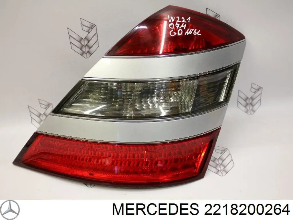 Купить 2218200264 Mercedes Задняя правая фара