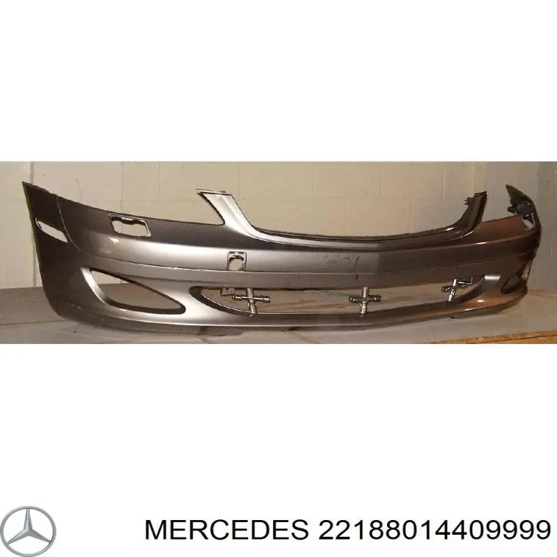 2218801440 Mercedes передний бампер