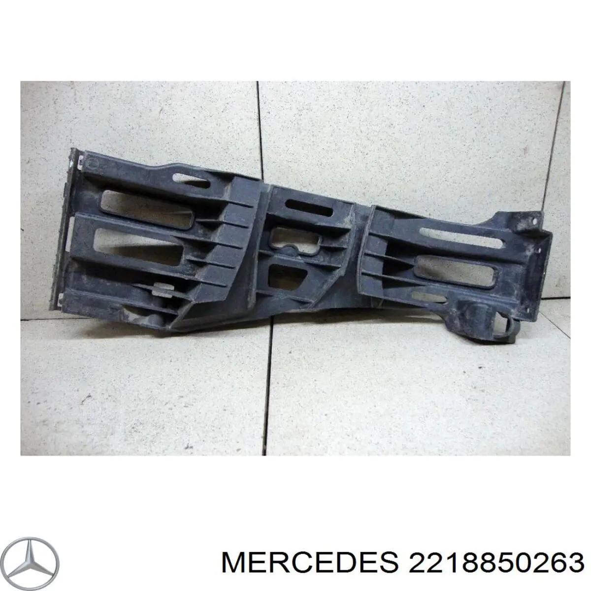 Направляющая заднего бампера правая Mercedes 2218850263 цена, от 12.67 USD