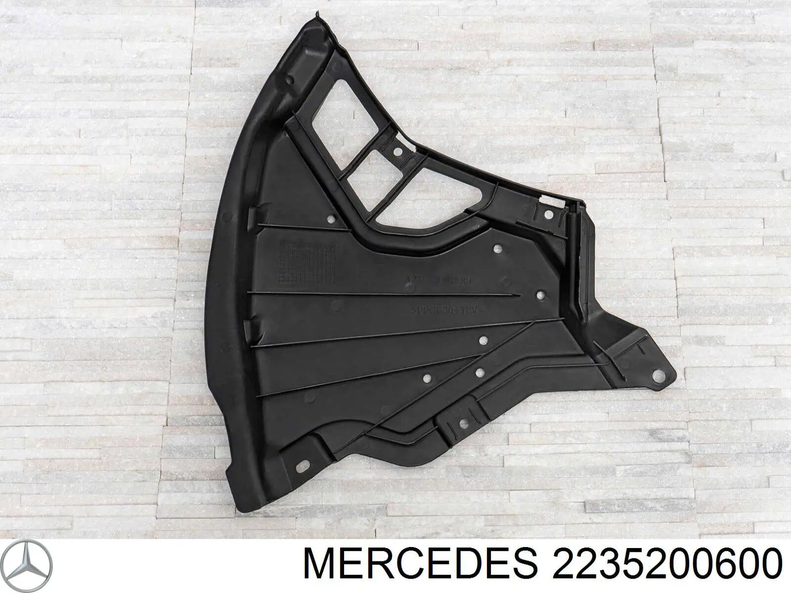 A223520060064 Mercedes Защита бампера переднего правая