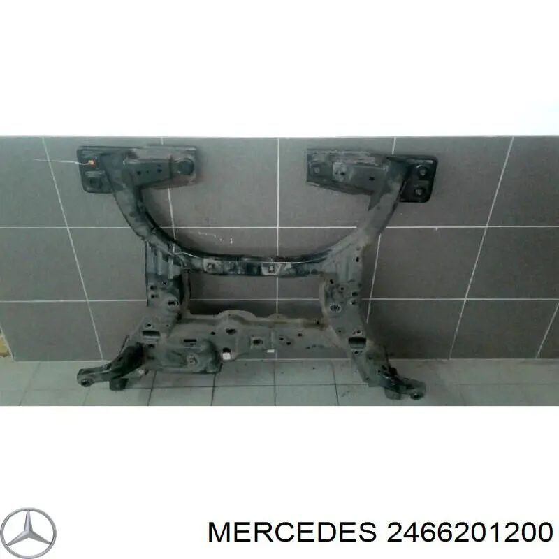 Подрамник передний 2466201200 Mercedes