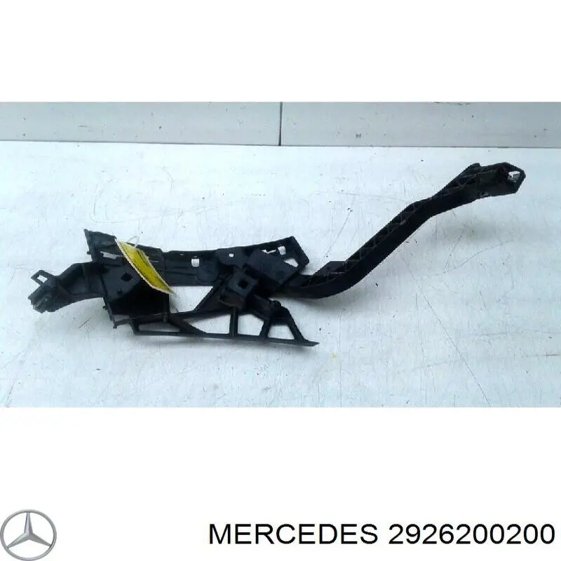 2926200200 Mercedes suporte direito do radiador (painel de montagem de fixação das luzes)