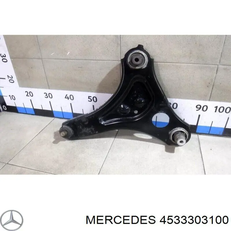  4533303100 Mercedes