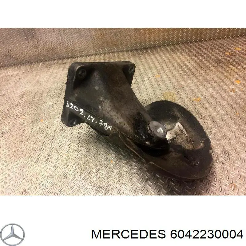 6042230004 Mercedes кронштейн подушки (опоры двигателя правой)