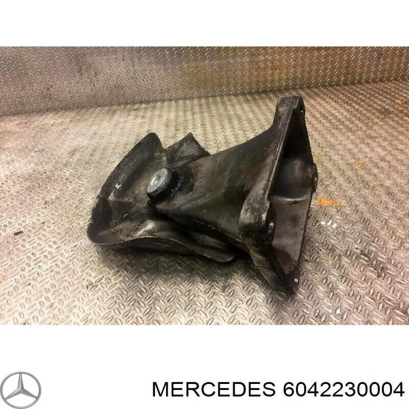 Кронштейн подушки (опоры) двигателя правой Mercedes 6042230004 цена, от 5.86 USD