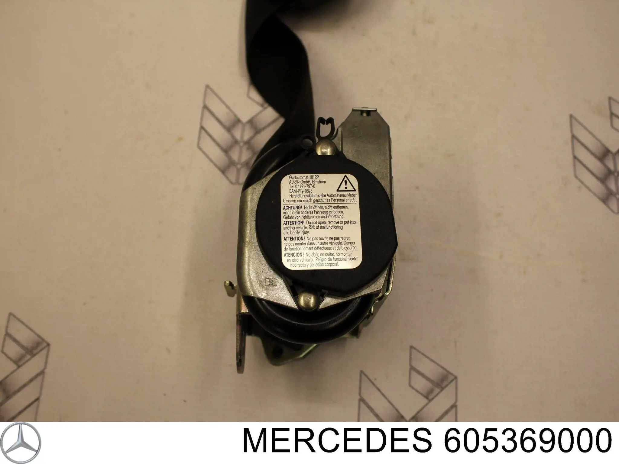 605369000 Mercedes Ремень безопасности передний правый