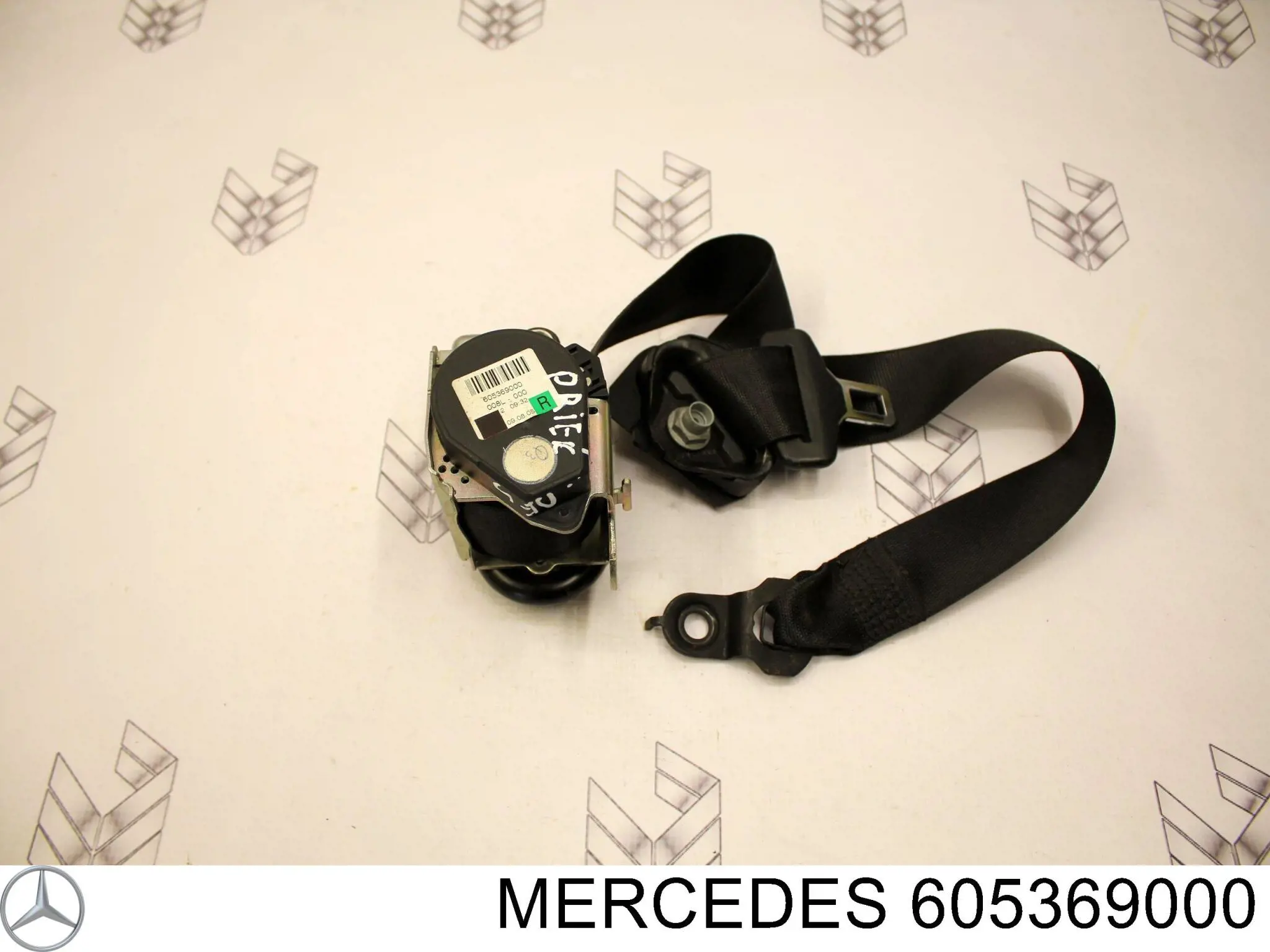 A21186002857F81 Mercedes correia de segurança dianteira direita