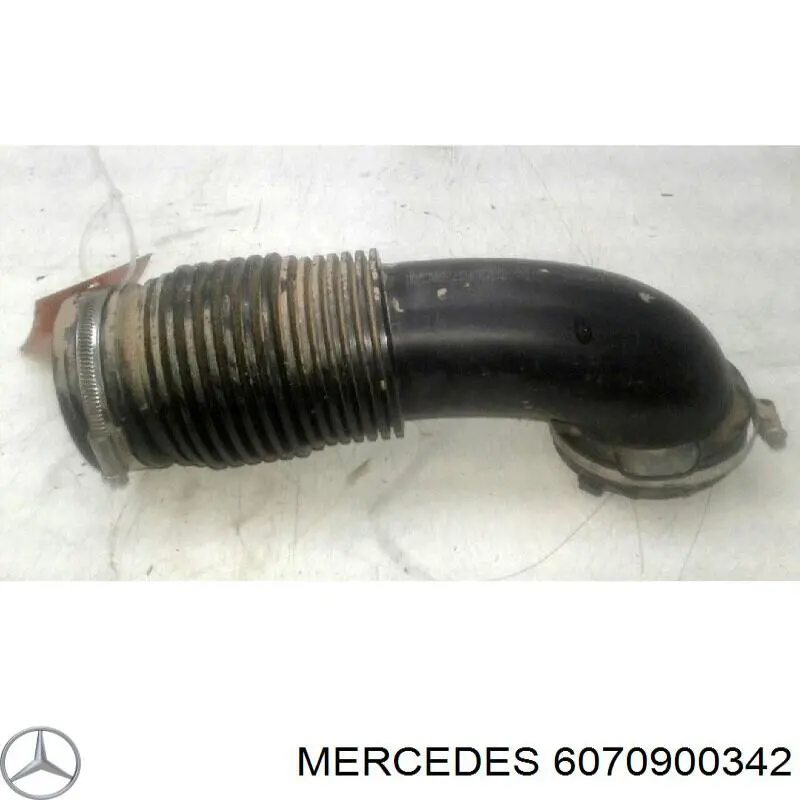 Шланг интеркуллера Mercedes 6070900342