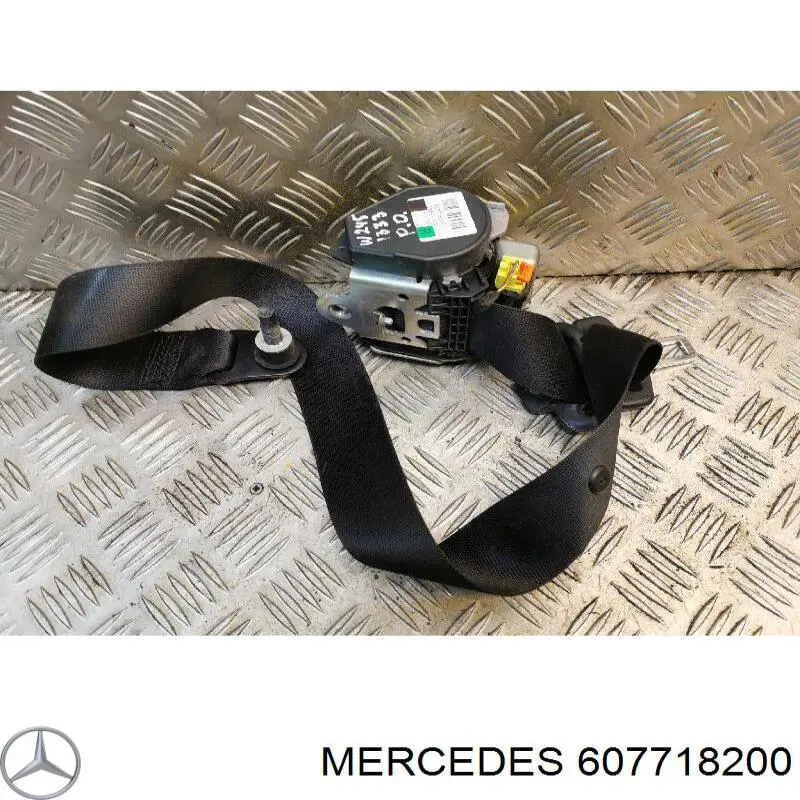 Ремень безопасности 607718200 Mercedes