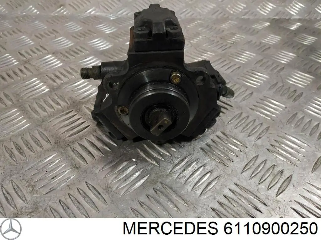 6110900250 Mercedes топливный насос механический