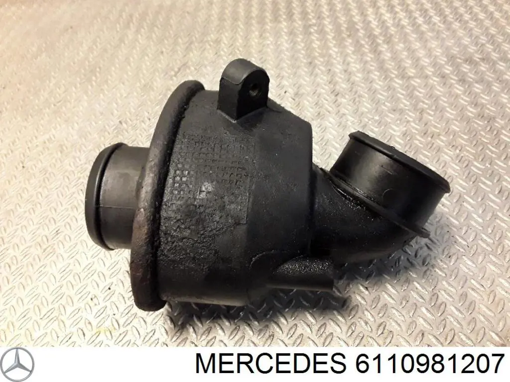 Патрубок воздушный, выход из турбины/компрессора (наддув) Mercedes A6110981107 цена, от 11.44 USD