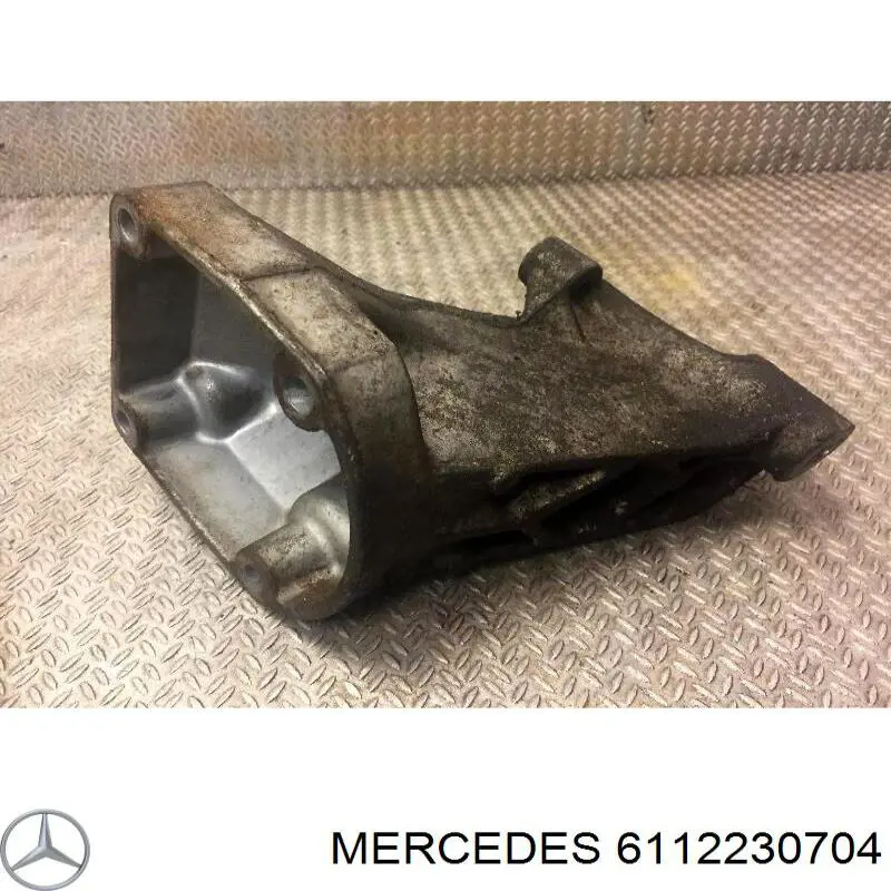 6112230704 Mercedes кронштейн подушки (опоры двигателя левой)