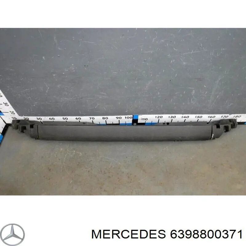 Бампер задний 63988003719999 Mercedes