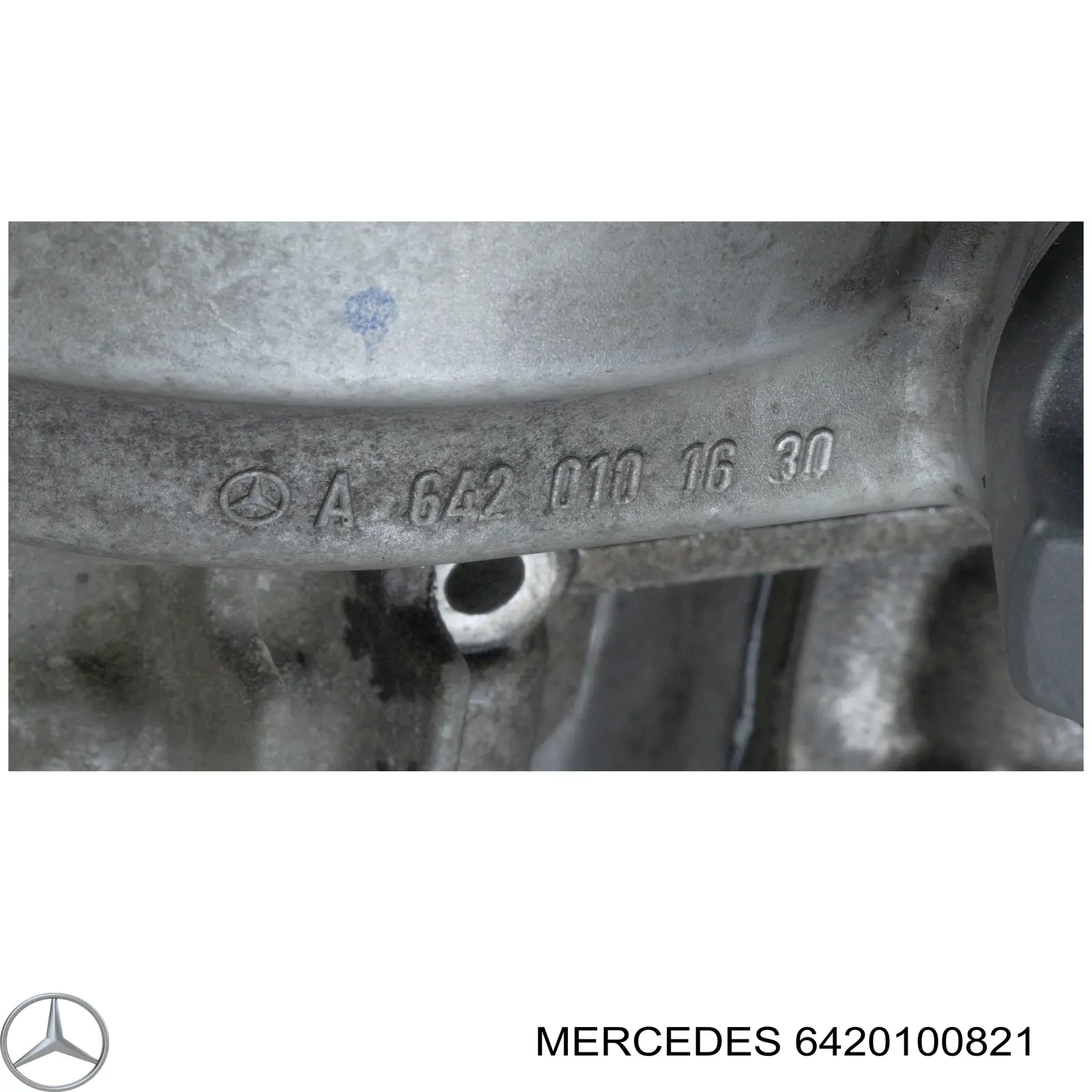 Головка блока цилиндров (ГБЦ) правая 6420100821 Mercedes