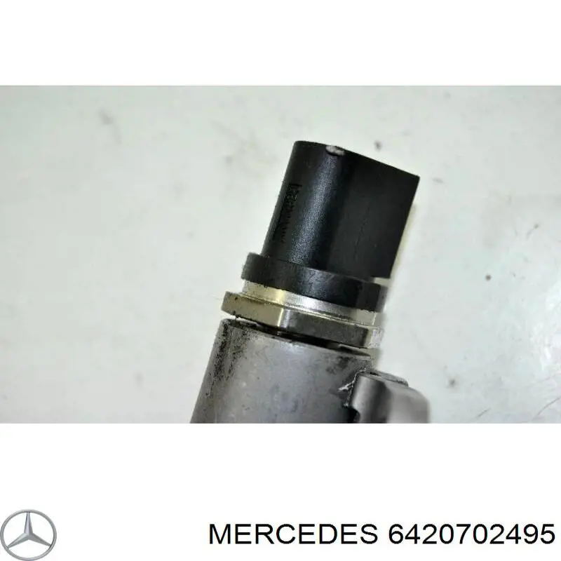 Распределитель топлива (рампа) левый Mercedes 6420702495 цена, от 12.78 USD