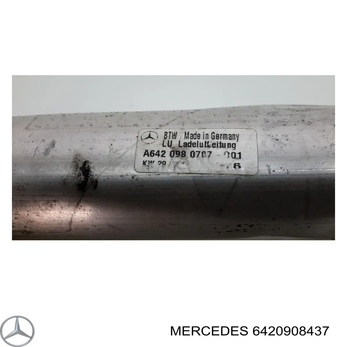 Верхний патрубок интеркулера A6420982107 Mercedes