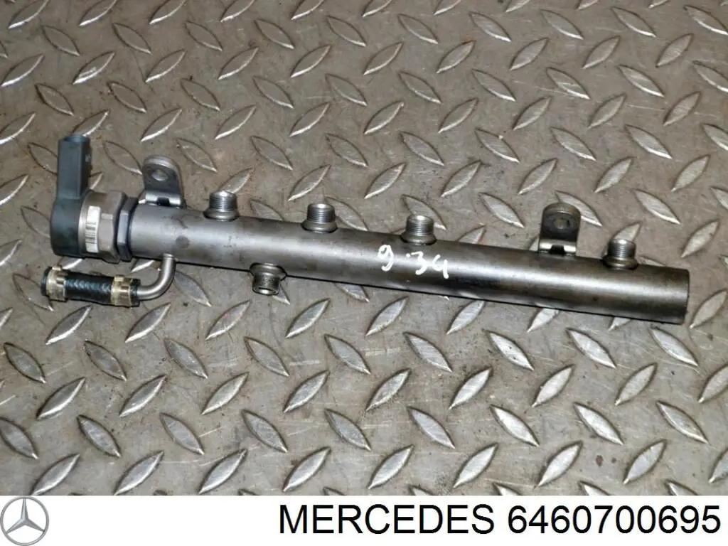 A646070189564 Mercedes distribuidor de combustível (rampa)