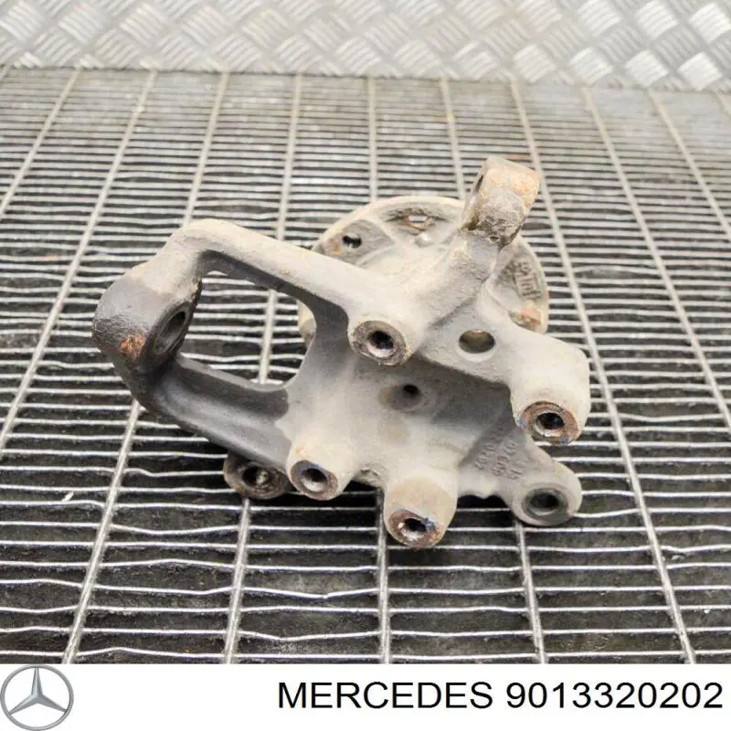Цапфа (поворотный кулак) передний правый Mercedes 9013320202 цена, от 25.40 USD